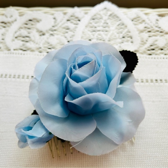 Flower Hair Comb Fastener Pastel Blue Coquette Vintage 1980s Bud Green Leaves - Picture 2 of 11